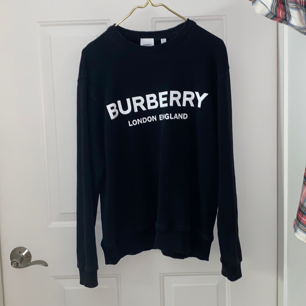 Black Burberry crew
